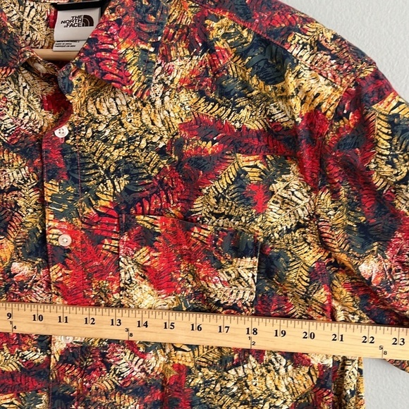 The North Face Baytrail Hawaiian Floral Print Short Sleeve Shirt Size XL - Picture 10 of 11